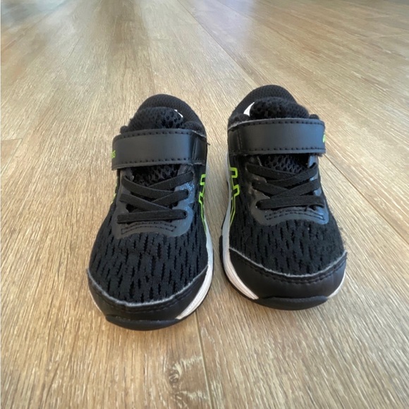 ASICS Toddler shoes - Picture 2 of 5